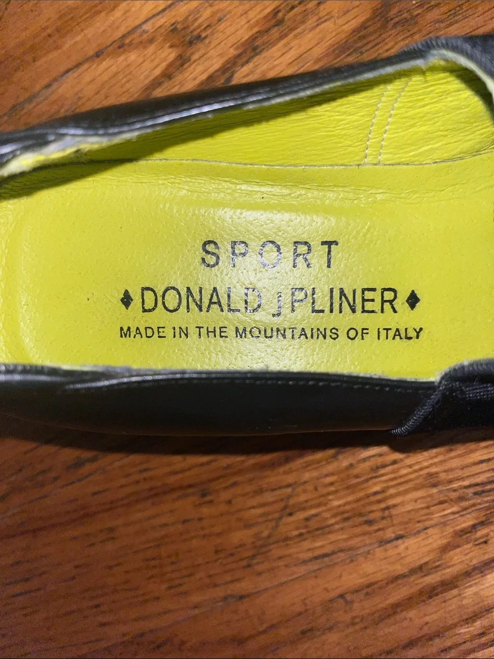 Donald J. Pliner Sport Black Slip-On Loafers Flats with Lime Green Insole Size 8